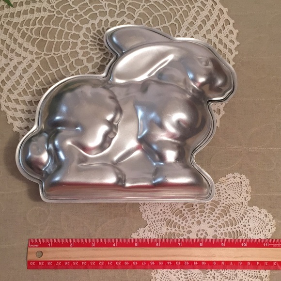 Vintage 3D Bunny Rabbit Cake Pan Mold - Picture 13 of 15